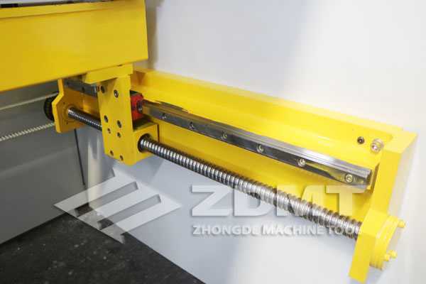 滾珠絲桿和直線導(dǎo)軌.jpg 滾珠絲桿和直線導(dǎo)軌.jpg