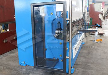 防護(hù)柵欄.jpg 防護(hù)柵欄.jpg