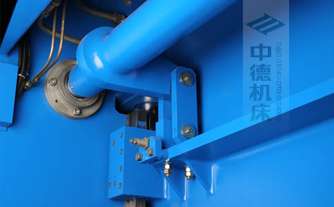ZDPK-6325配有中德公司最新型扭軸同步裝置，強度高，能調(diào)節(jié)，專利技術(shù).jpg